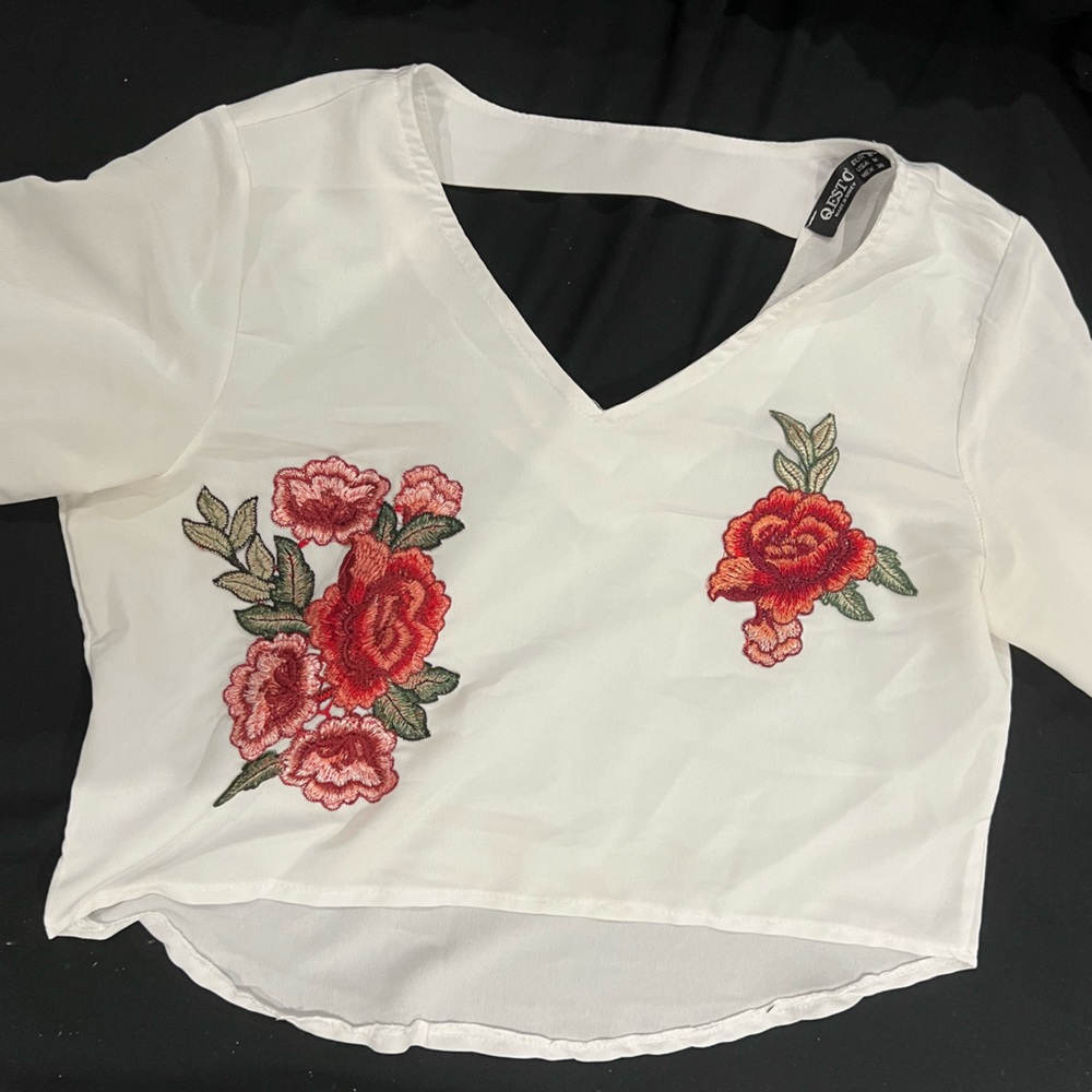 Shirt with embroidered Flowers